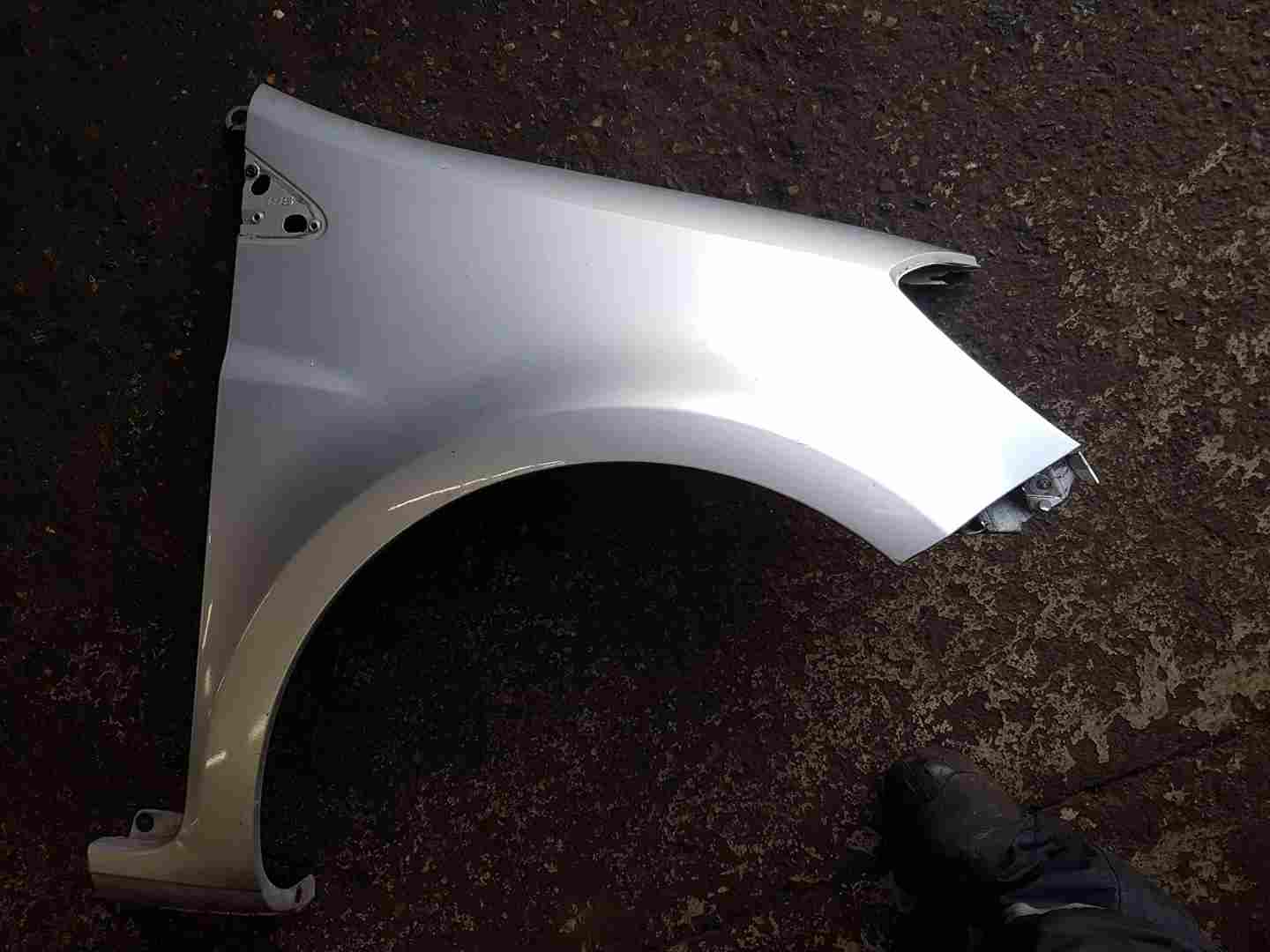 Thumb 3 Renault Clio MK3 2005-2012 Drivers OSF Front Wing Silver Ted69 195