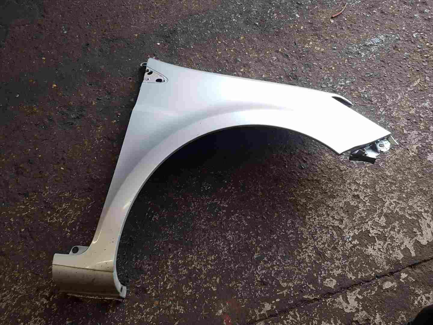 Thumb 2 Renault Clio MK3 2005-2012 Drivers OSF Front Wing Silver Ted69 195