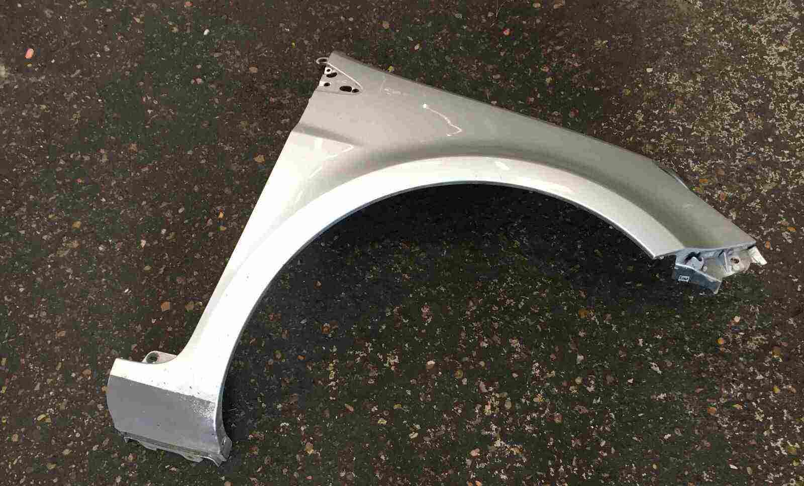 Renault Clio MK3 2005-2012 Drivers OSF Front Wing Silver TED69 195