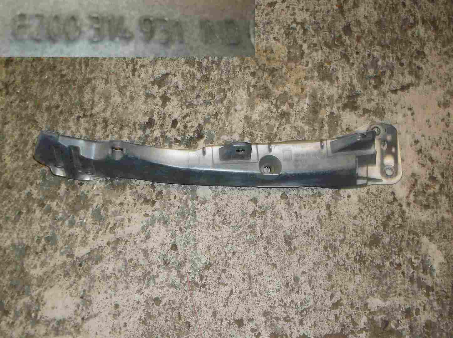Renault Clio MK3 2005-2012 Drivers OSF Front Wing Support Bracket Top 8200314931