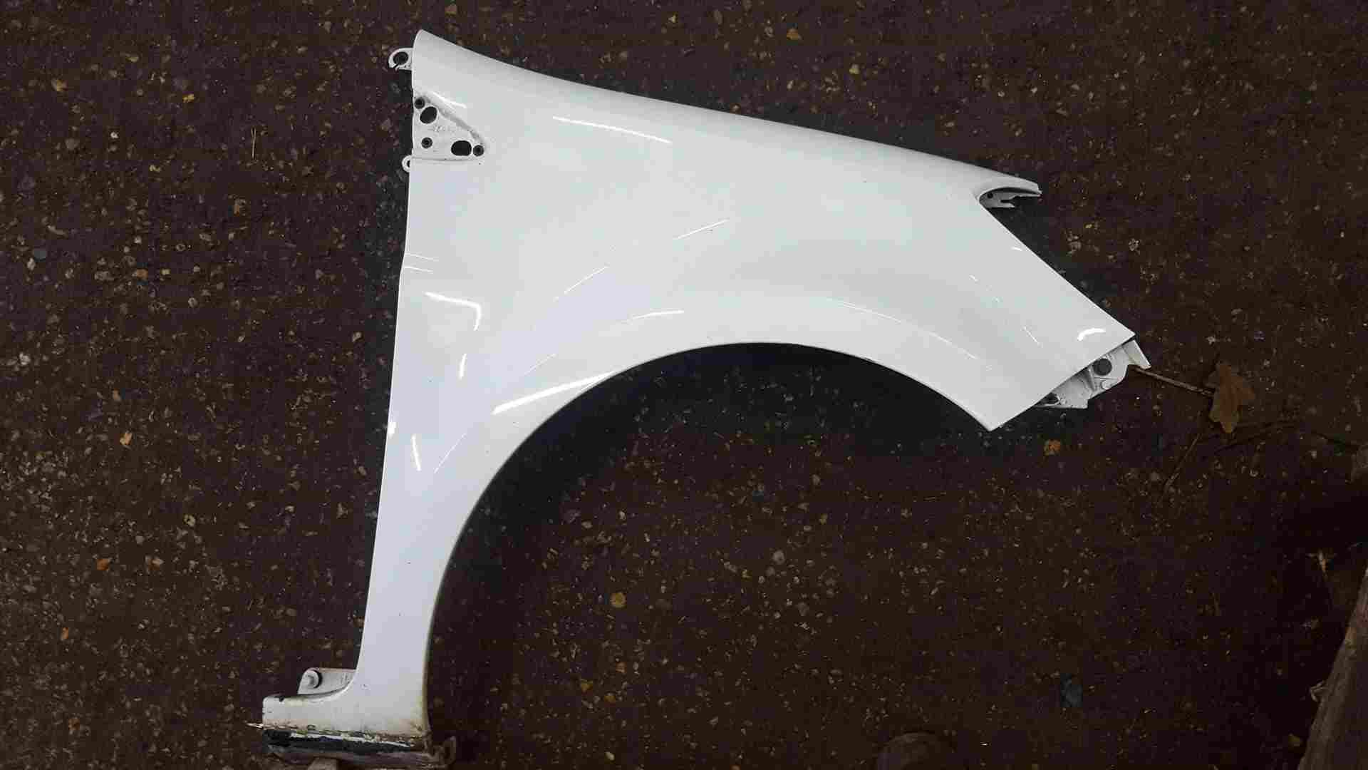Thumb 5 Renault Clio MK3 2005-2012 Drivers OSF Front Wing White Ov369 195