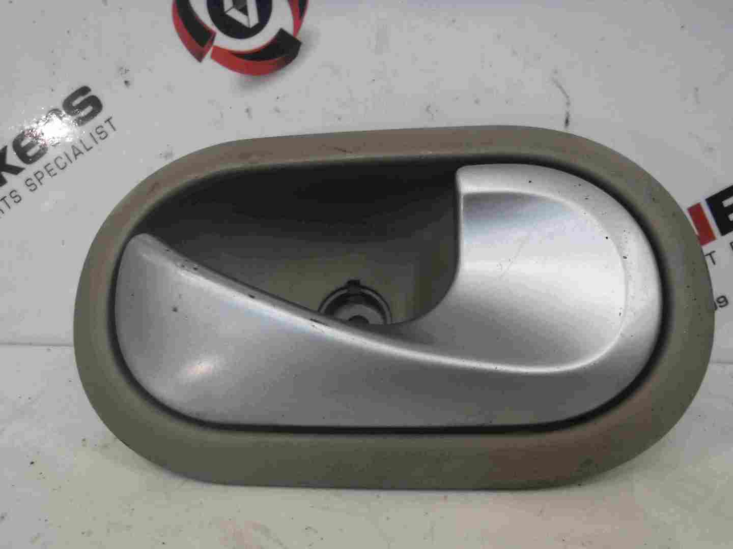 Renault Clio MK3 2005-2012 Drivers OSR Rear Interior Door Handle Beige