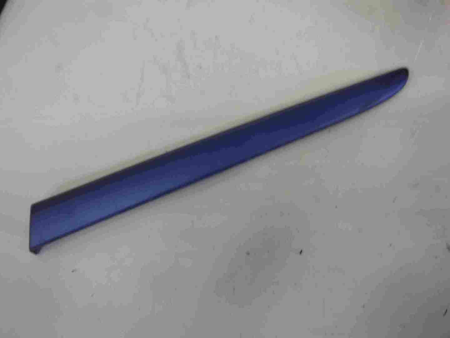 Renault Clio MK3 Sport 2005-2012 Drivers OSR Rear Moulding Trim Blue TERNA
