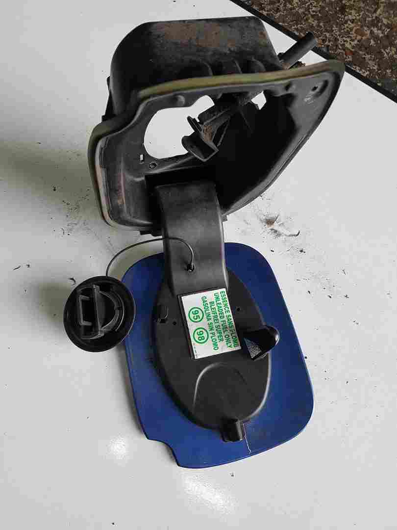 Thumb 5 Renault Clio MK3 2005-2012 Fuel CAP Flap Cover + Hinges blue TERNT