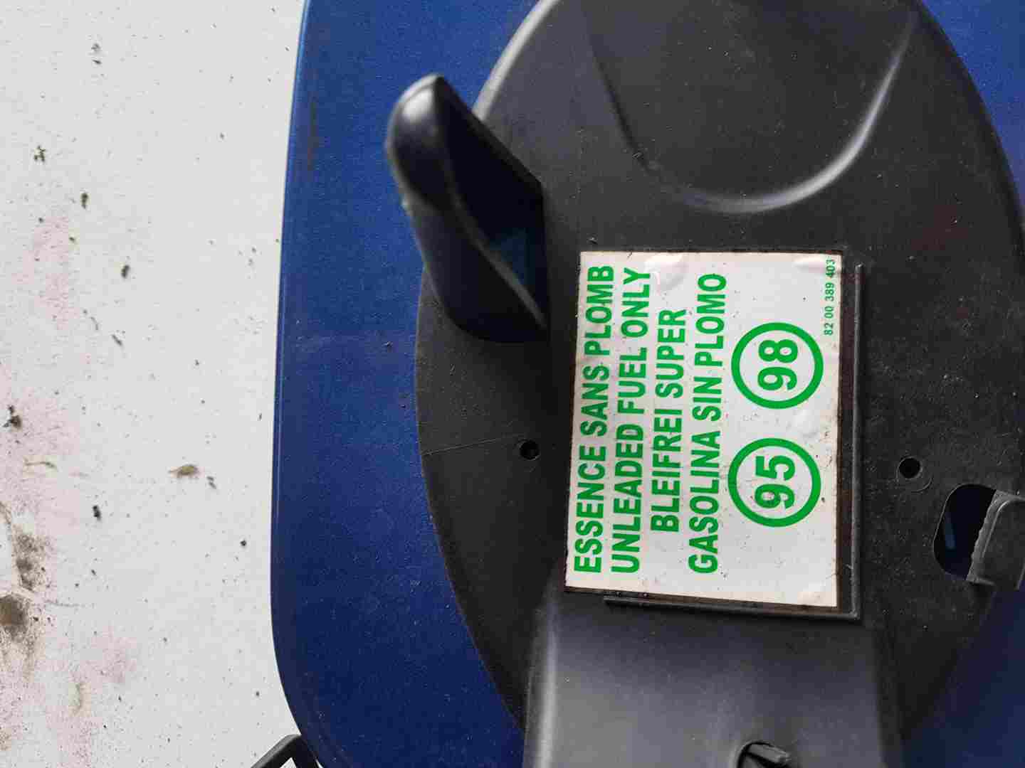 Thumb 7 Renault Clio MK3 2005-2012 Fuel CAP Flap Cover + Hinges blue TERNT