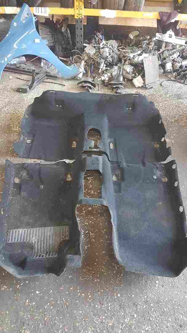 Renault Clio MK3 2005-2012 Full Carpet Black