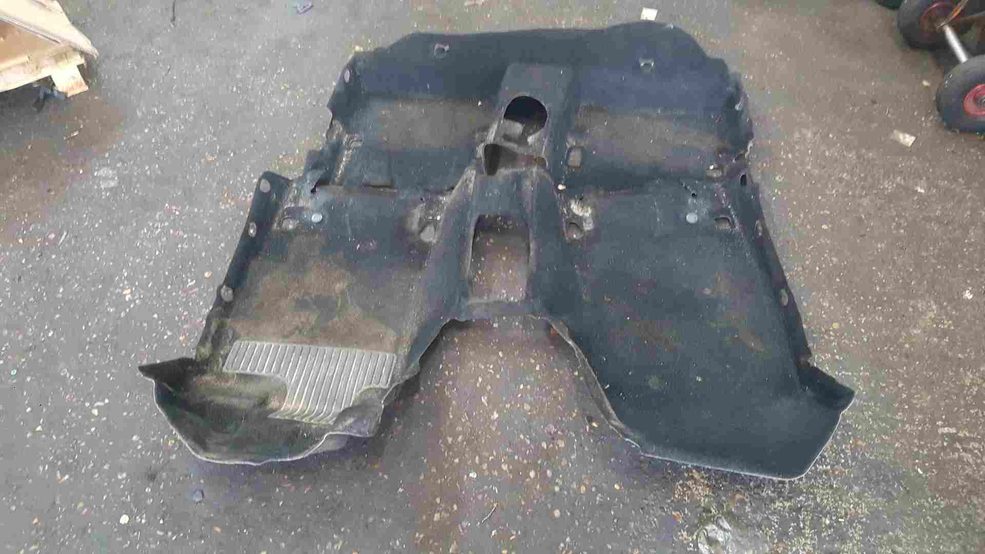 Thumb 2 Renault Clio MK3 2005-2012 Full Floor Carpet Black 8200409565