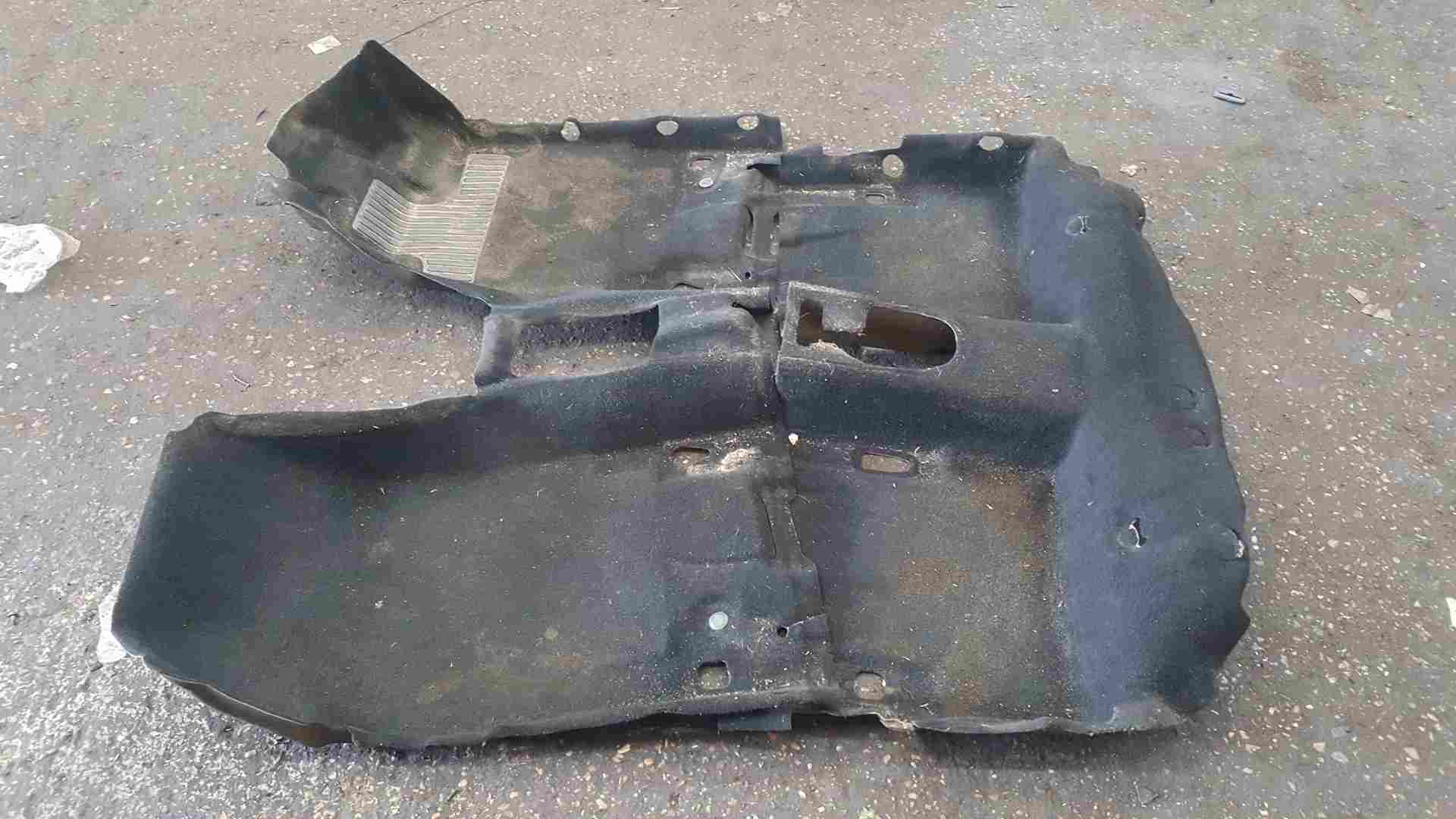 Thumb 4 Renault Clio MK3 2005-2012 Full Floor Carpet Black 8200409565
