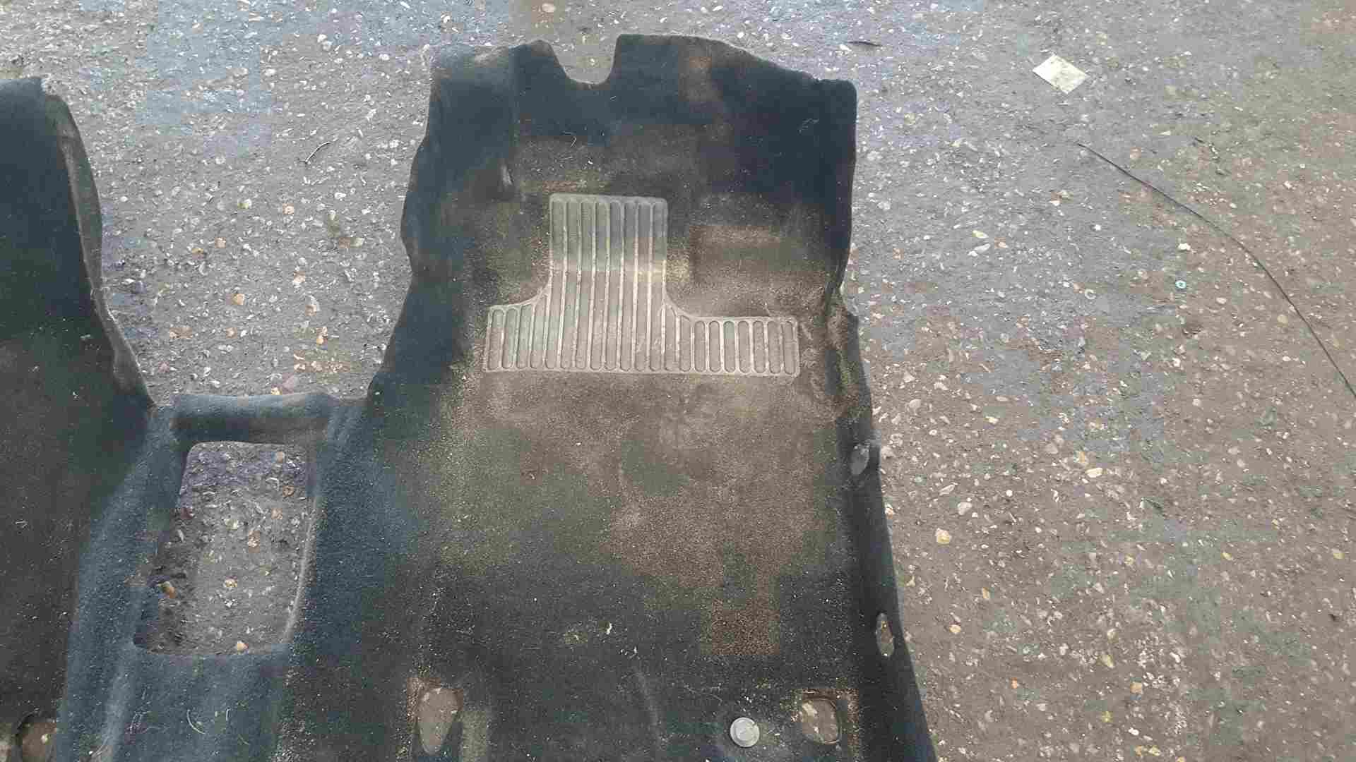 Thumb 6 Renault Clio MK3 2005-2012 Full Floor Carpet Black 8200409565