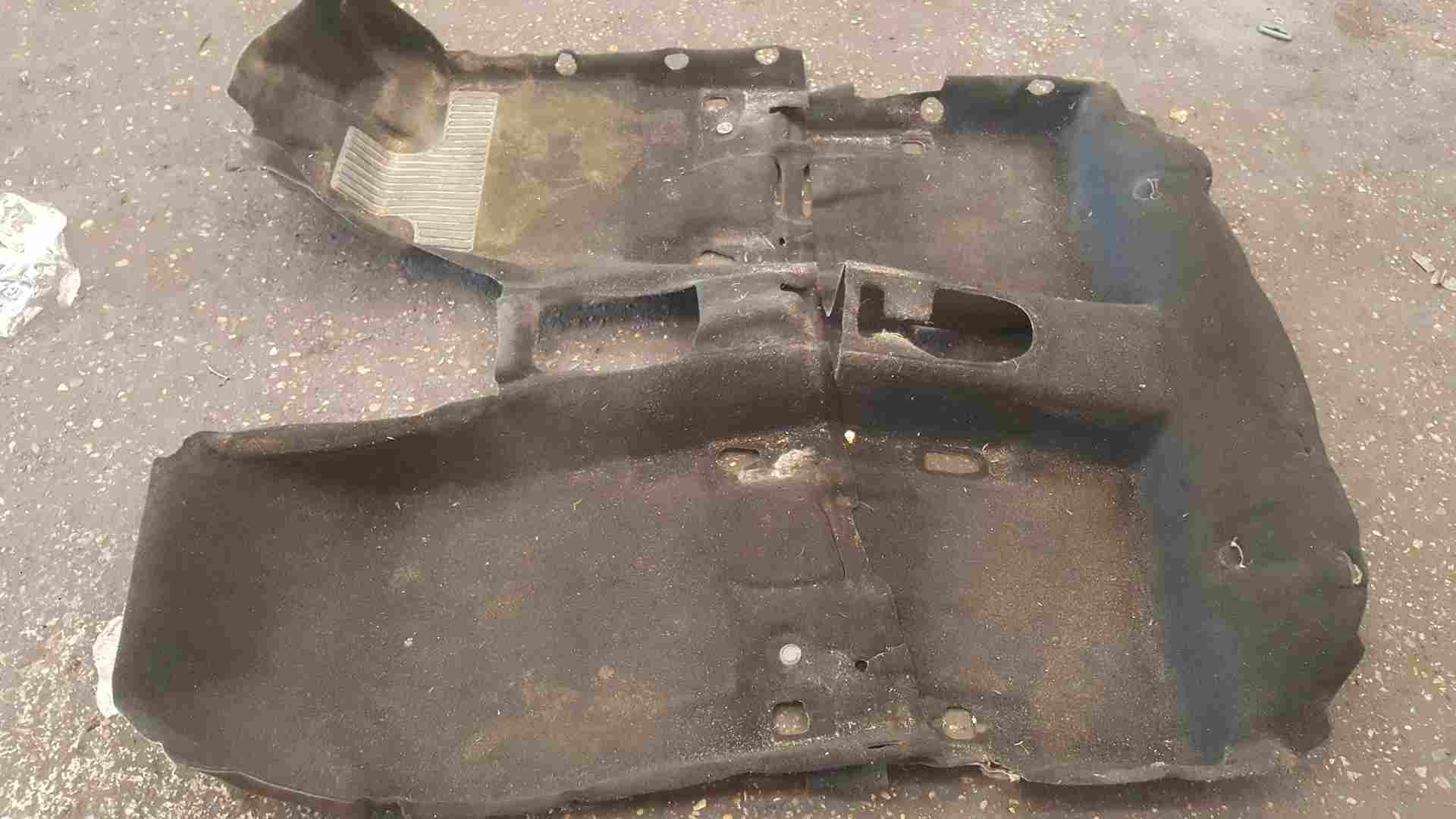 Thumb 7 Renault Clio MK3 2005-2012 Full Floor Carpet Black 8200409565
