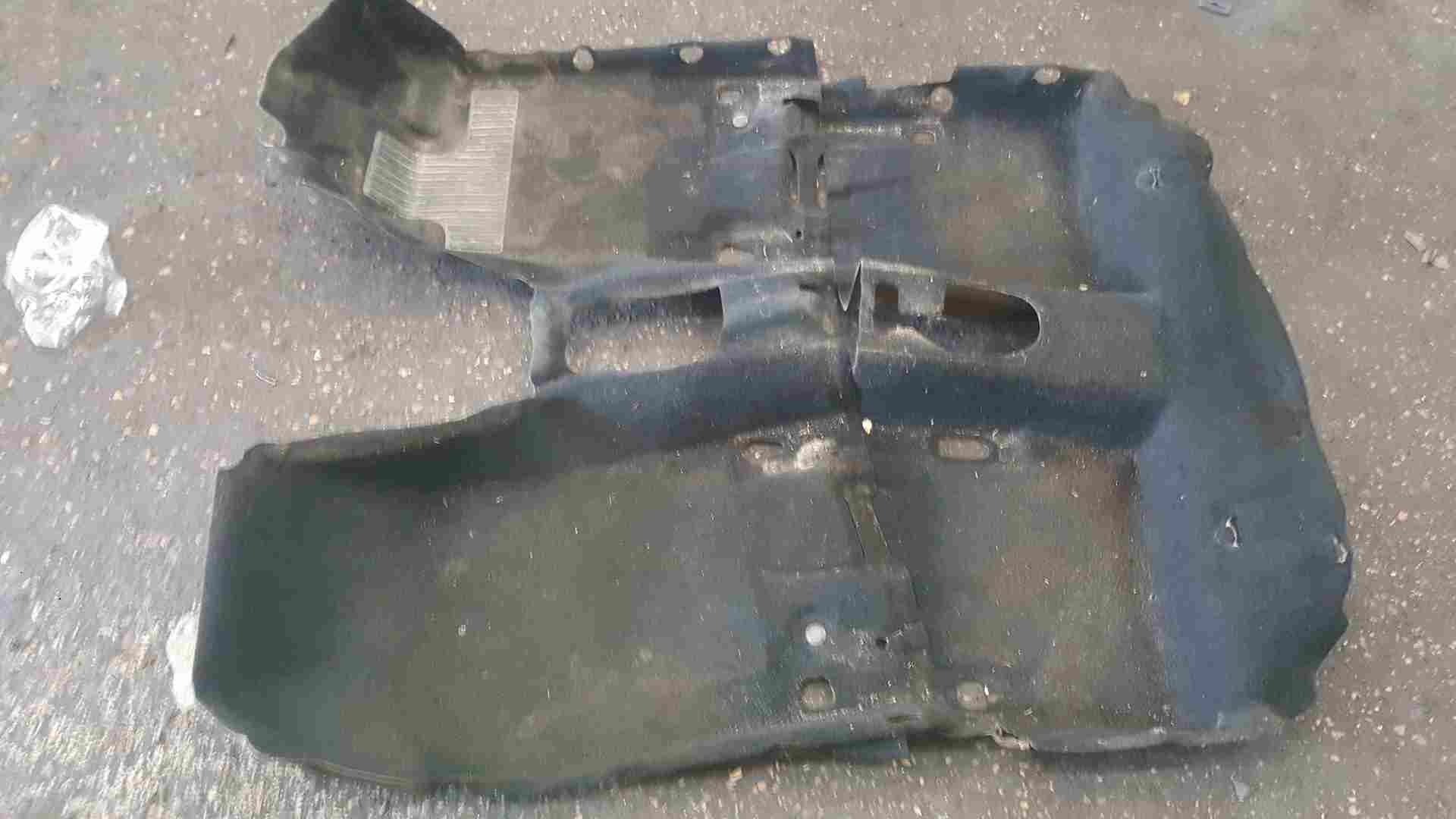 Renault Clio MK3 2005-2012 Full Floor Carpet Black 8200409565