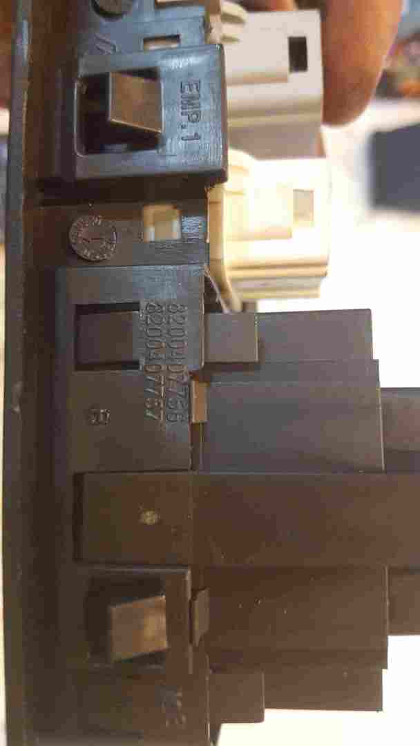 Thumb 2 Renault Clio MK3 2005-2012 Headlight Adjuster Cruise Traction Button