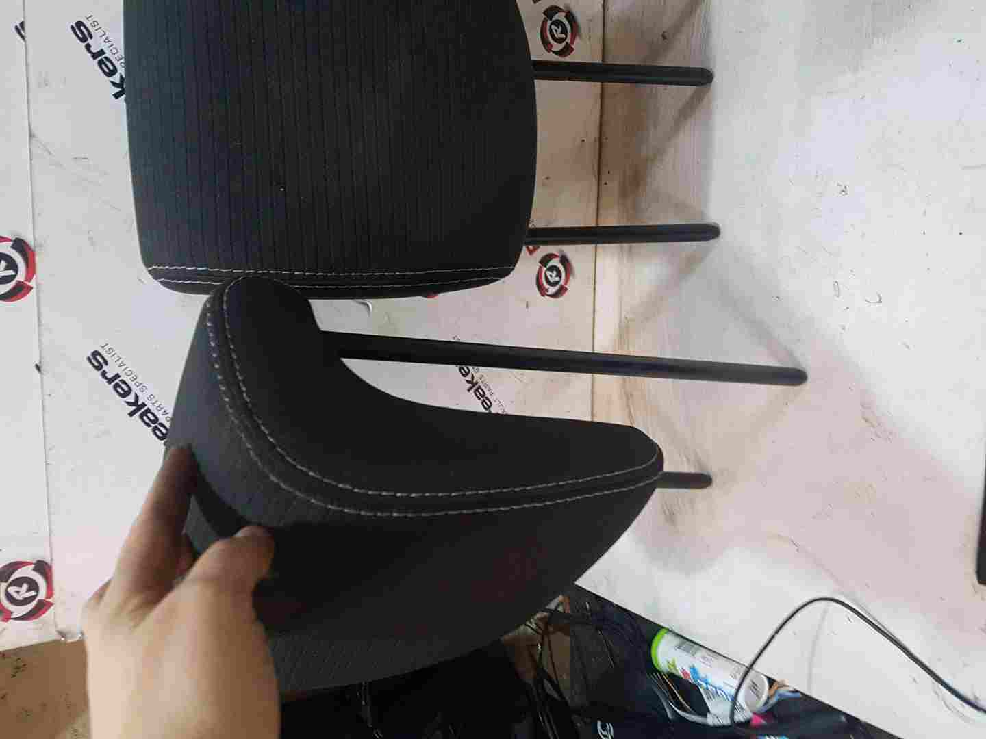 Thumb 3 Renault Clio MK3 2005-2012 Headrest Rear Back ROW Seat Head Rest Fabric X3