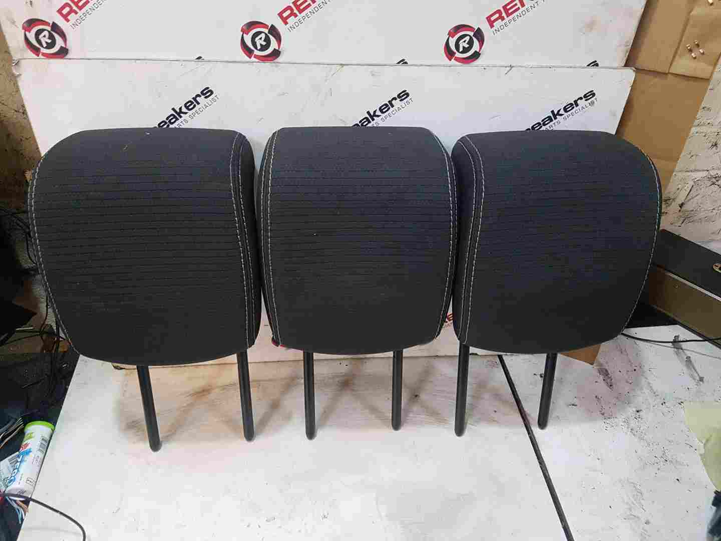 Renault Clio MK3 2005-2012 Headrest Rear Back ROW Seat Head Rest Fabric X3