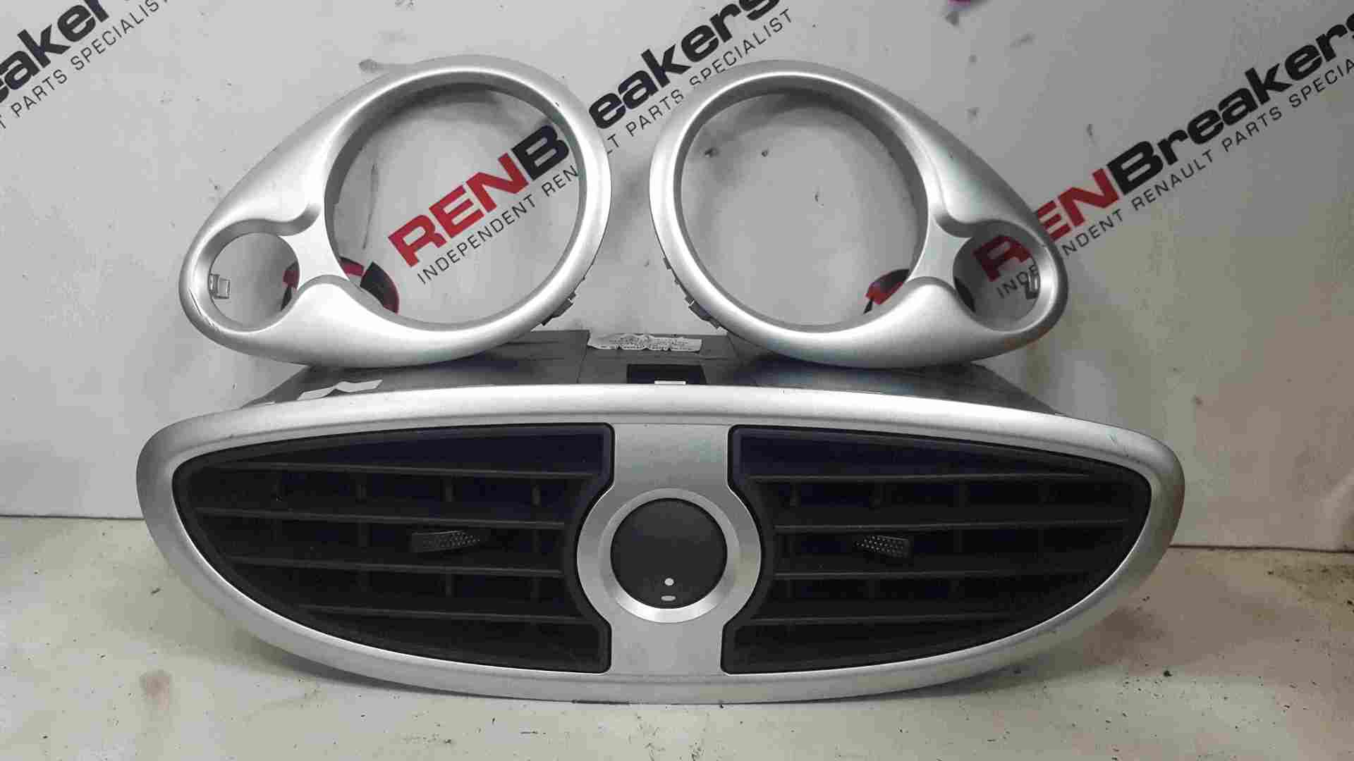 Renault Clio MK3 2005-2012 Heater Vent Silver Surround