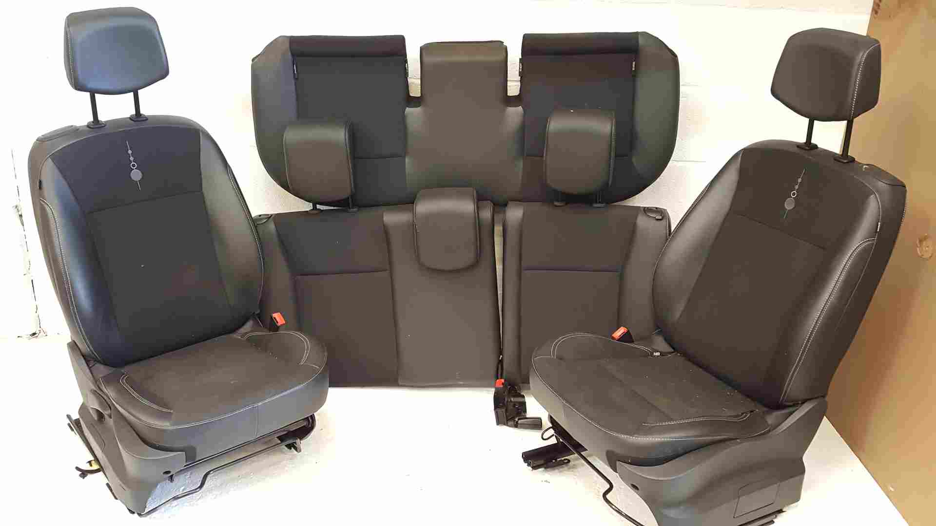 Thumb 7 Renault Clio MK3 2005-2012 Interior Seats Chairs SET Bench Half Leather 3Dr
