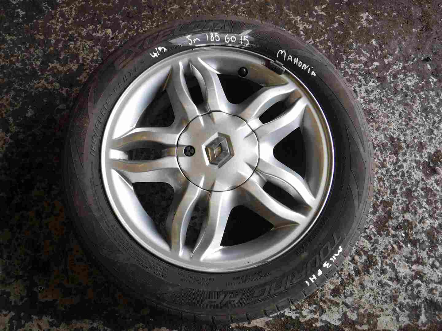 Renault Clio MK3 2005-2012 Mahonia Alloy Wheel + Tyre 185 60 15 5mm