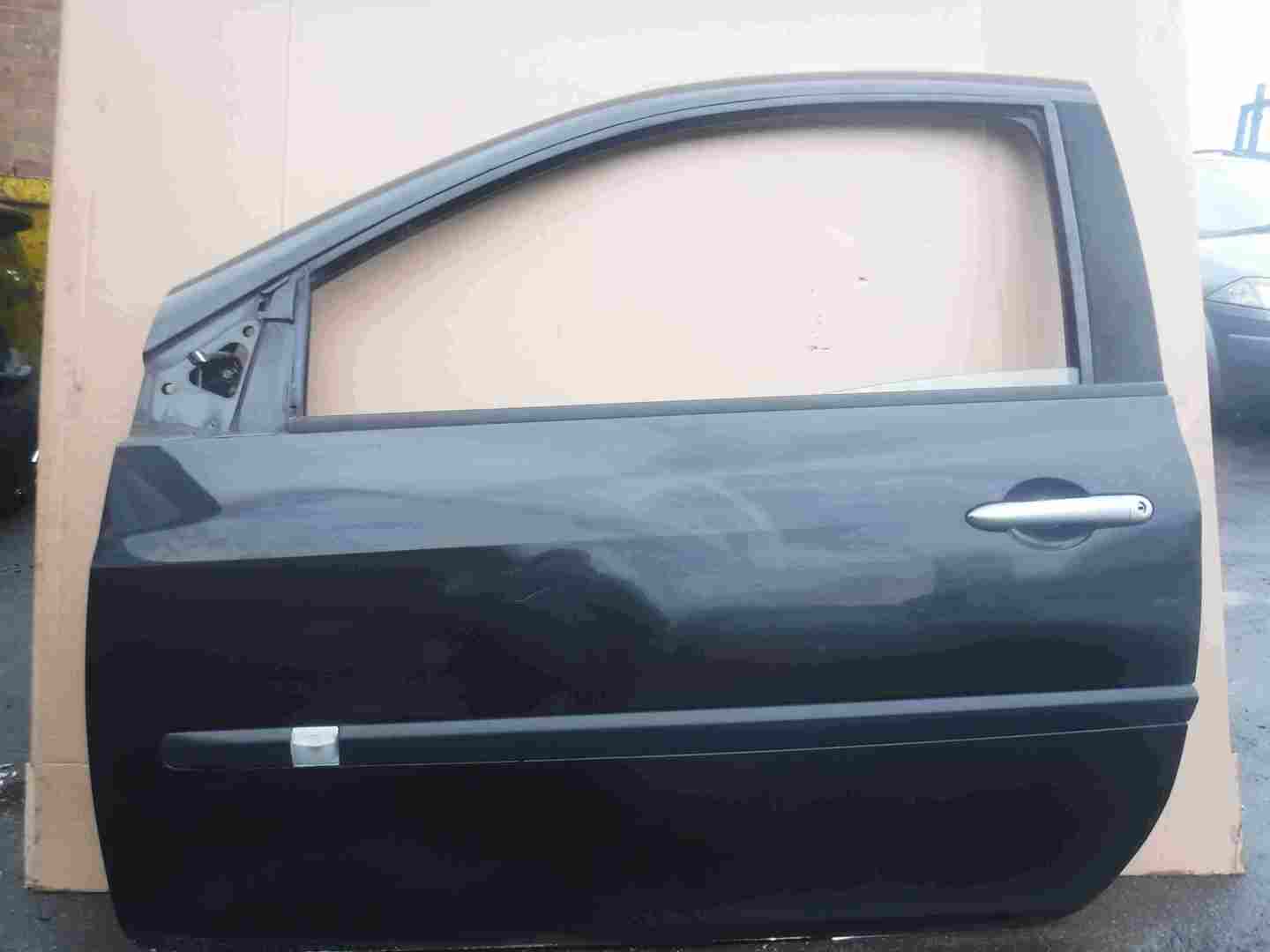 Renault Clio MK3 2005-2012 Passenger NSF Front Door Black 676 3dr
