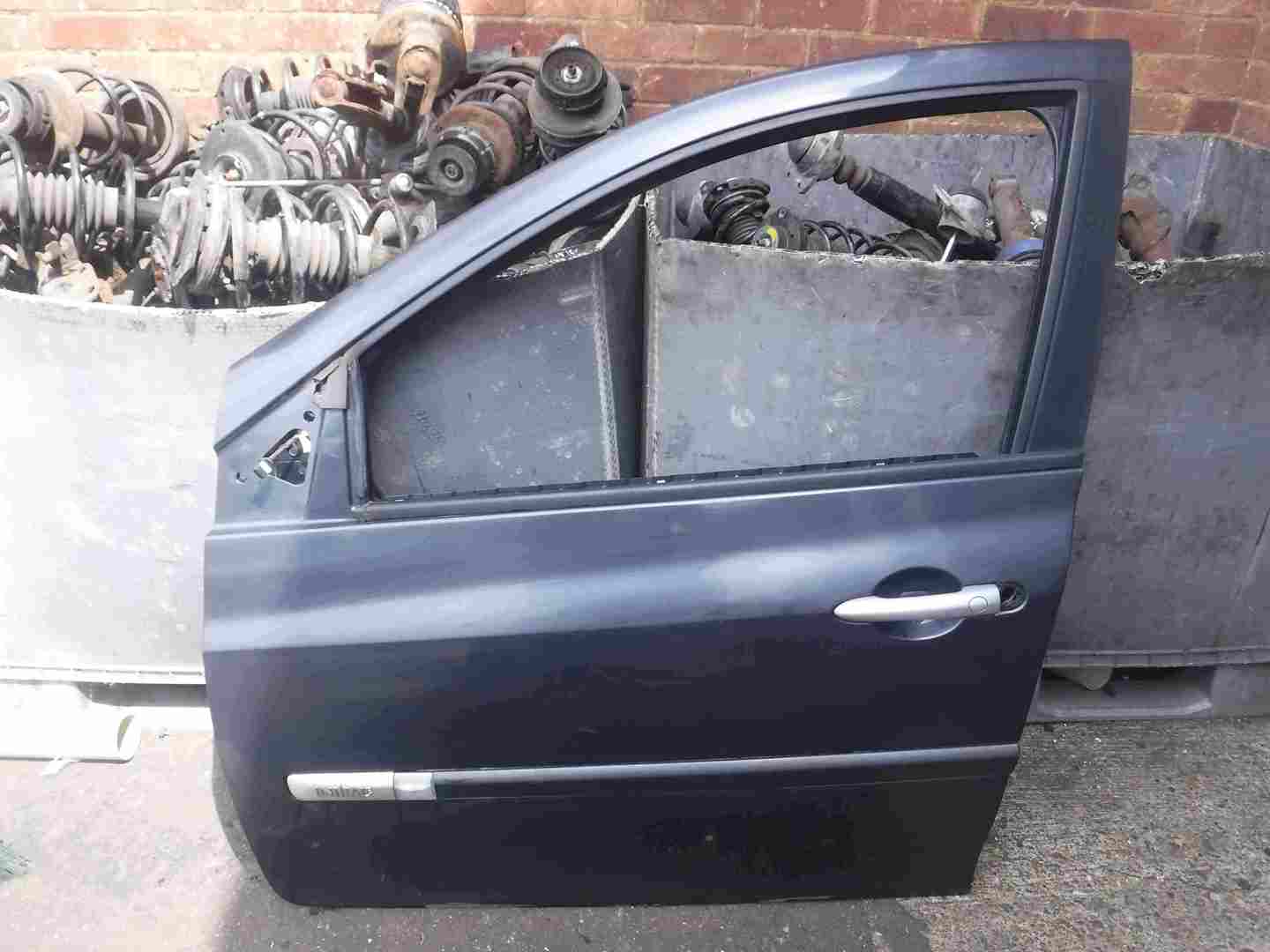 Renault Clio MK3 2005-2012 Passenger NSF Front Door Grey TEB66 5dr