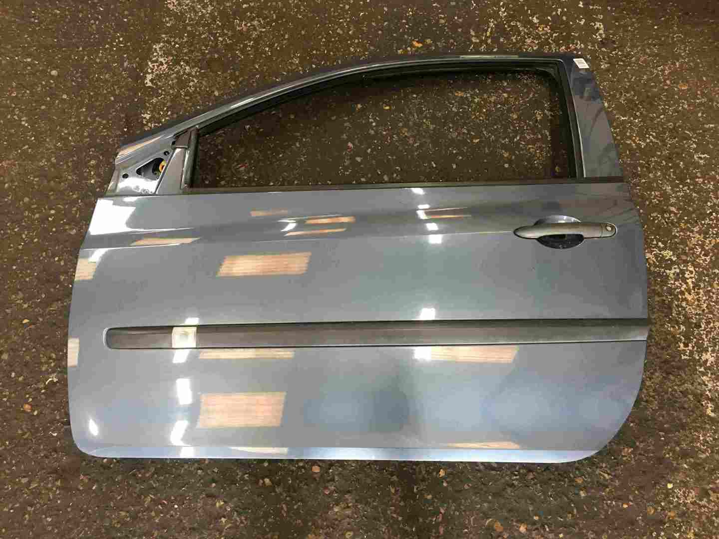 Renault Clio MK3 2005-2012 Passenger NSF Front Door Purple TEJ47 3dr