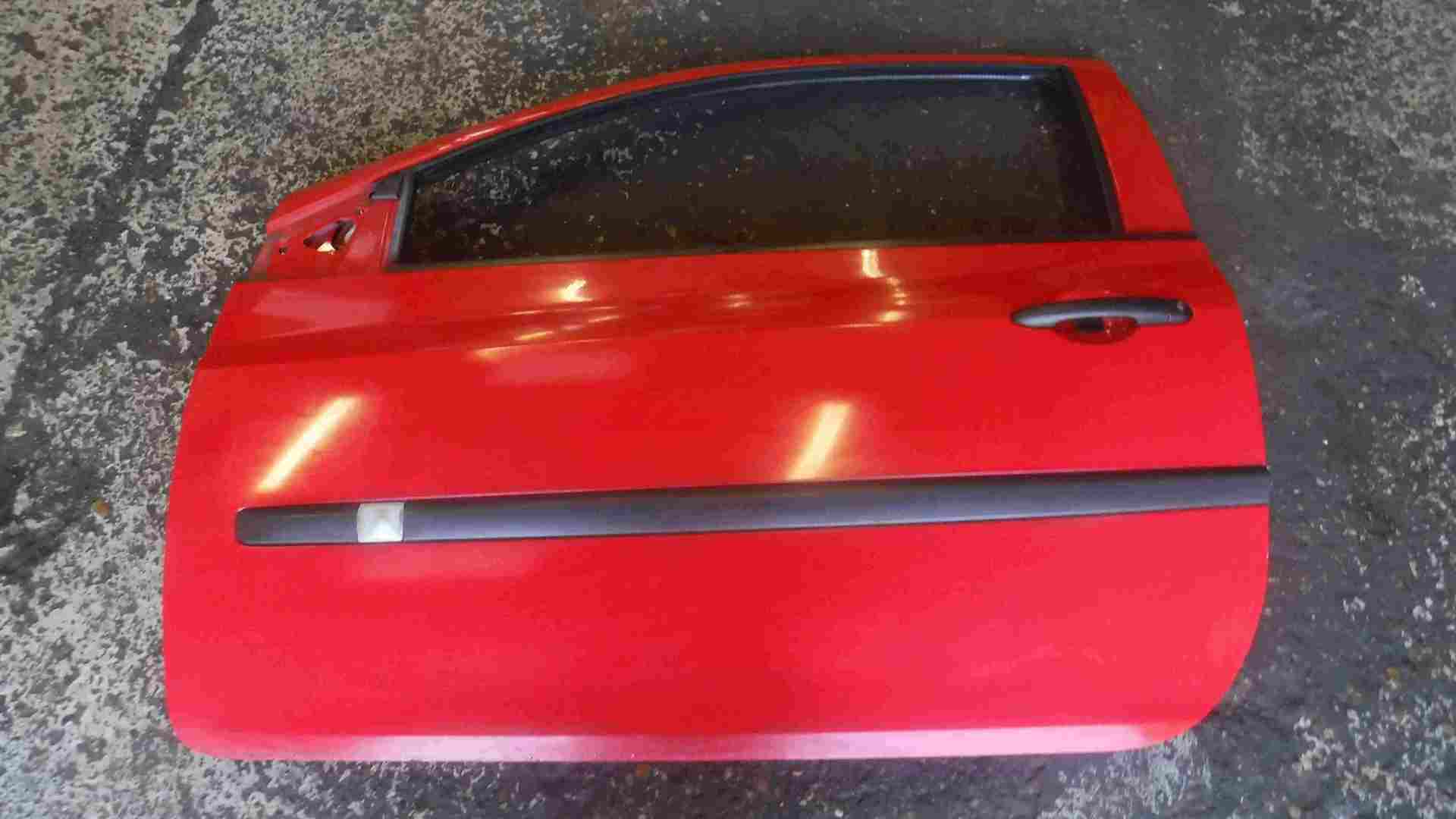 Renault Clio MK3 2005-2012 Passenger NSF Front Door Red 727 3dr