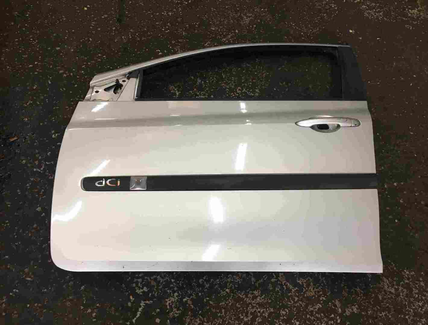 Renault Clio MK3 2005-2012 Passenger NSF Front Door Silver TED69 5dr