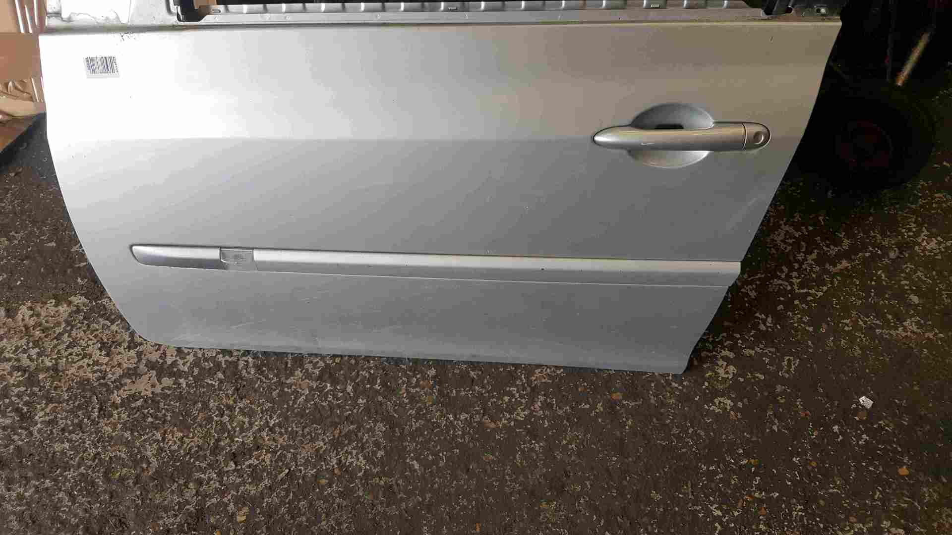 Renault Clio MK3 2005-2012 Passenger NSF Front Door Silver TED69 5dr