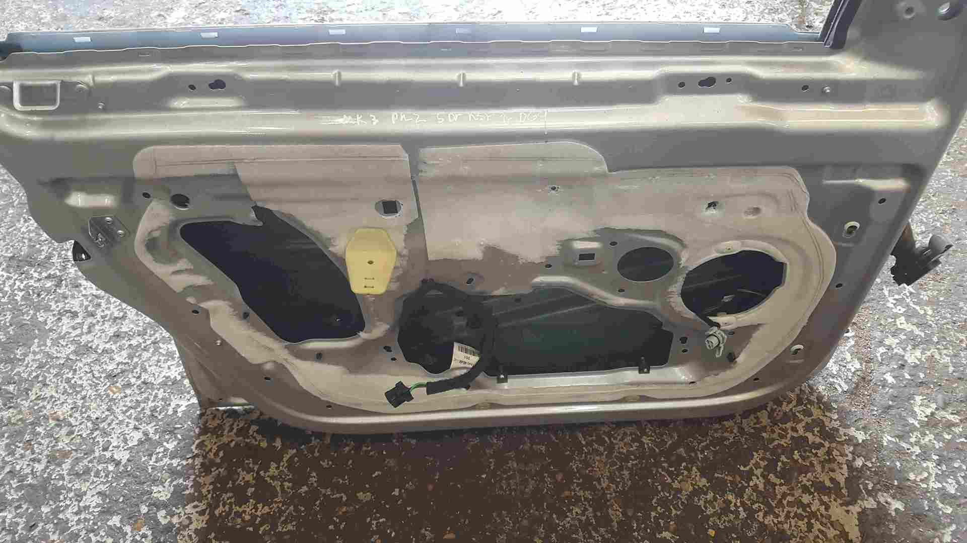 Thumb 3 Renault Clio MK3 2005-2012 Passenger NSF Front Door Silver TED69 5dr