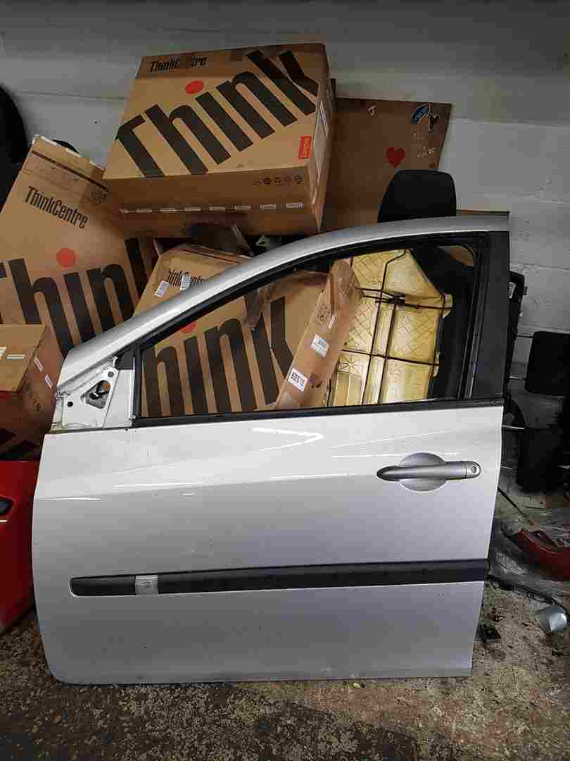 Thumb 3 Renault Clio MK3 2005-2012 Passenger NSF Front Door Silver Ted69 5Dr