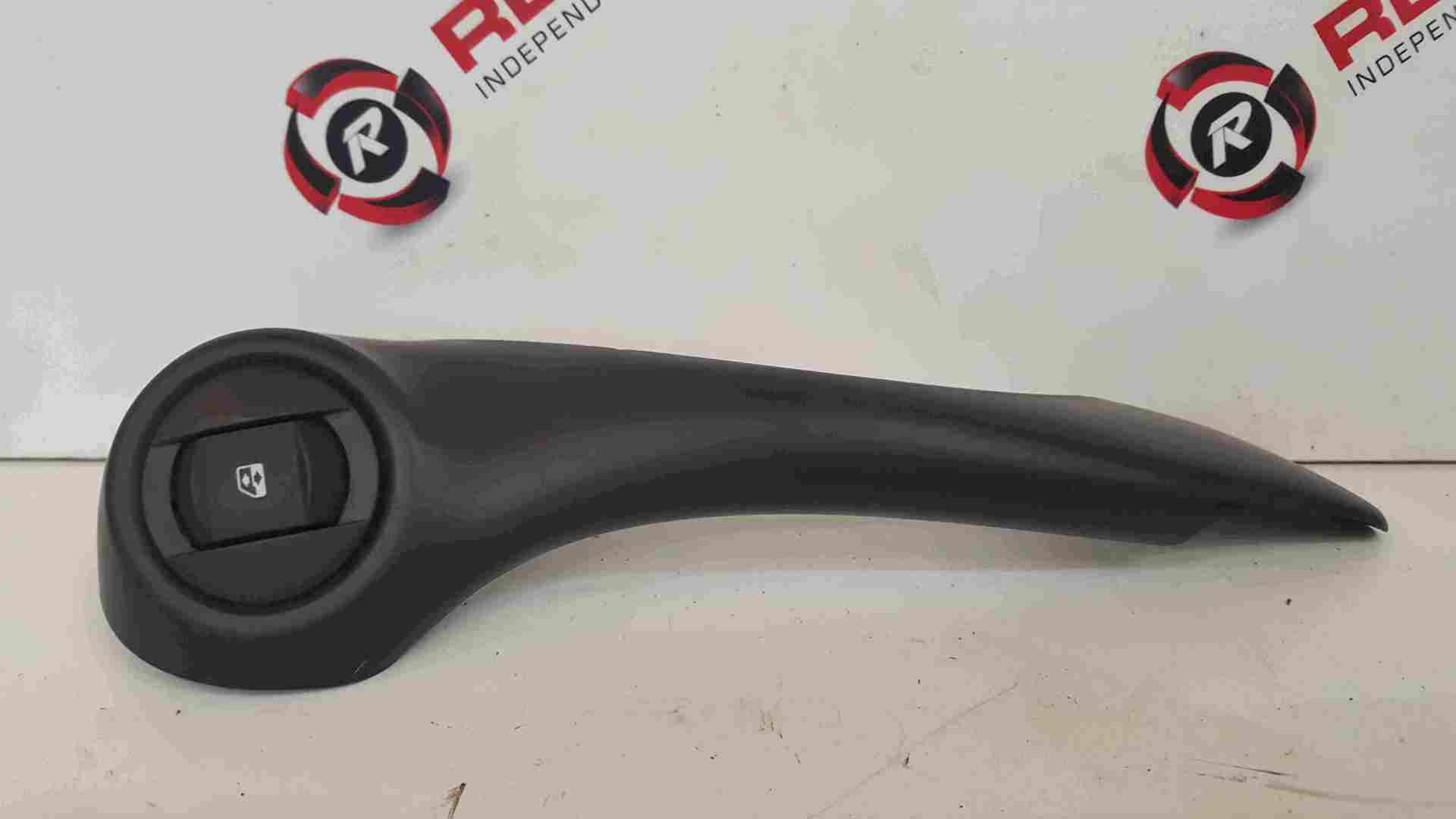 Thumb 2 Renault Clio MK3 2005-2012 Passenger NSF Front Window Switch Handle