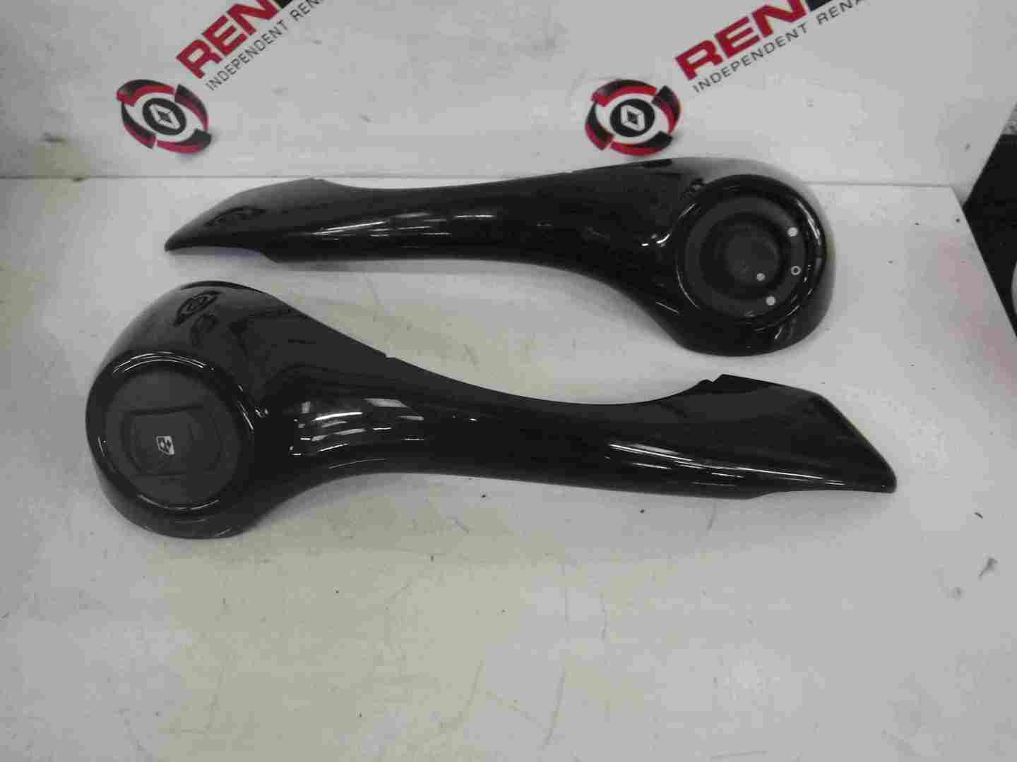 Renault Clio MK3 2005-2012 Passengers Drivers Pull Handle Switches Gloss Black