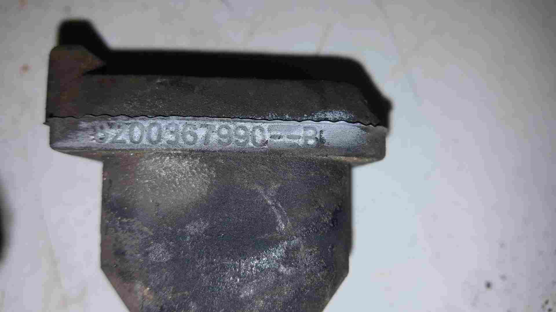 Thumb 2 Renault Clio MK3 2005-2012 Radiator Rubber Support Mount Bush  8200367990