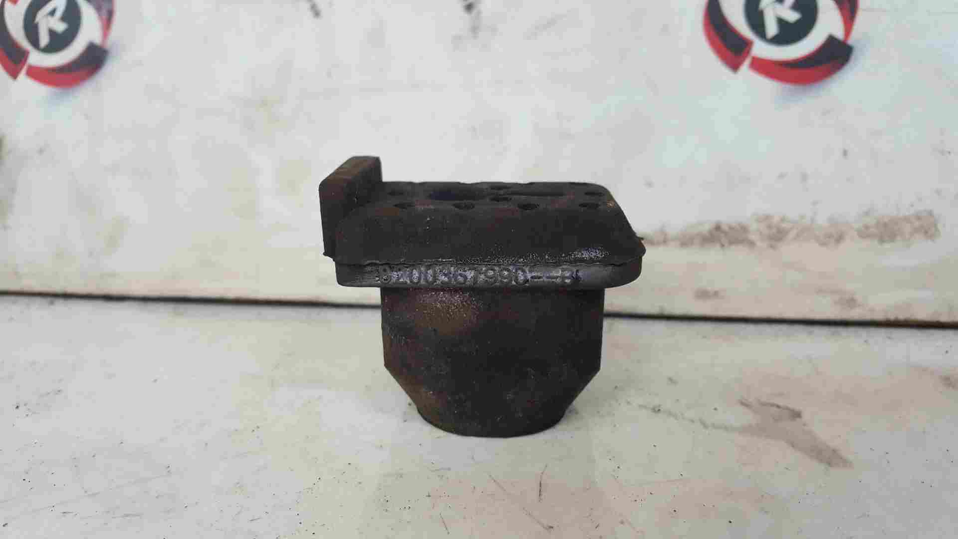 Renault Clio MK3 2005-2012 Radiator Rubber Support Mount Bush  8200367990