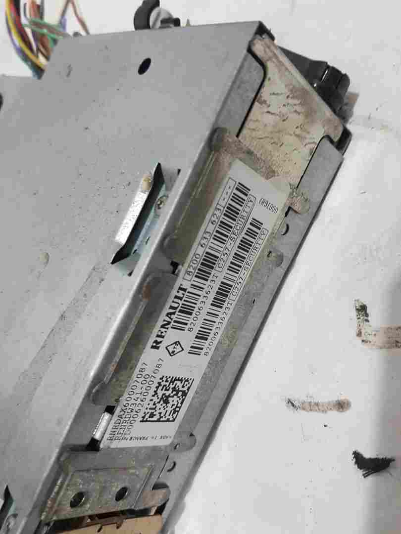 Thumb 3 Renault Clio MK3 2005-2012 Radio Cd Player Update List + Code Beige 8200633623