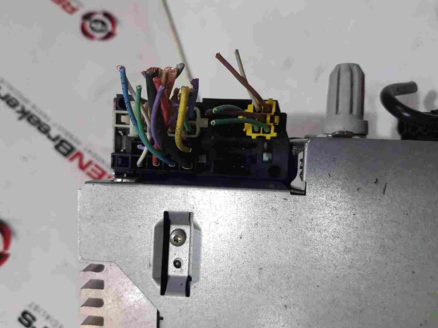 Thumb 4 Renault Clio MK3 2005-2012 Radio Cd Player Update List + Code Beige 8200633623