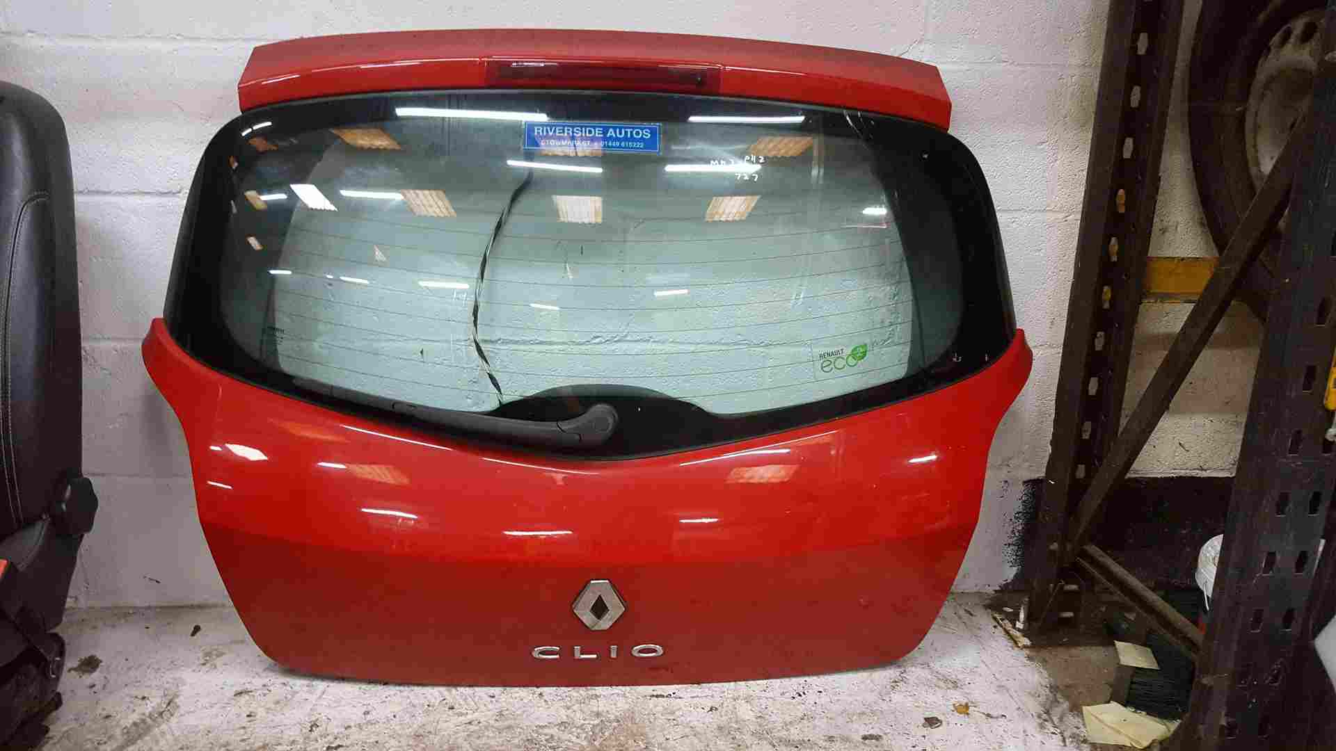 Thumb 2 Renault Clio MK3 2005-2012 Rear Boot Tailgate RED 727