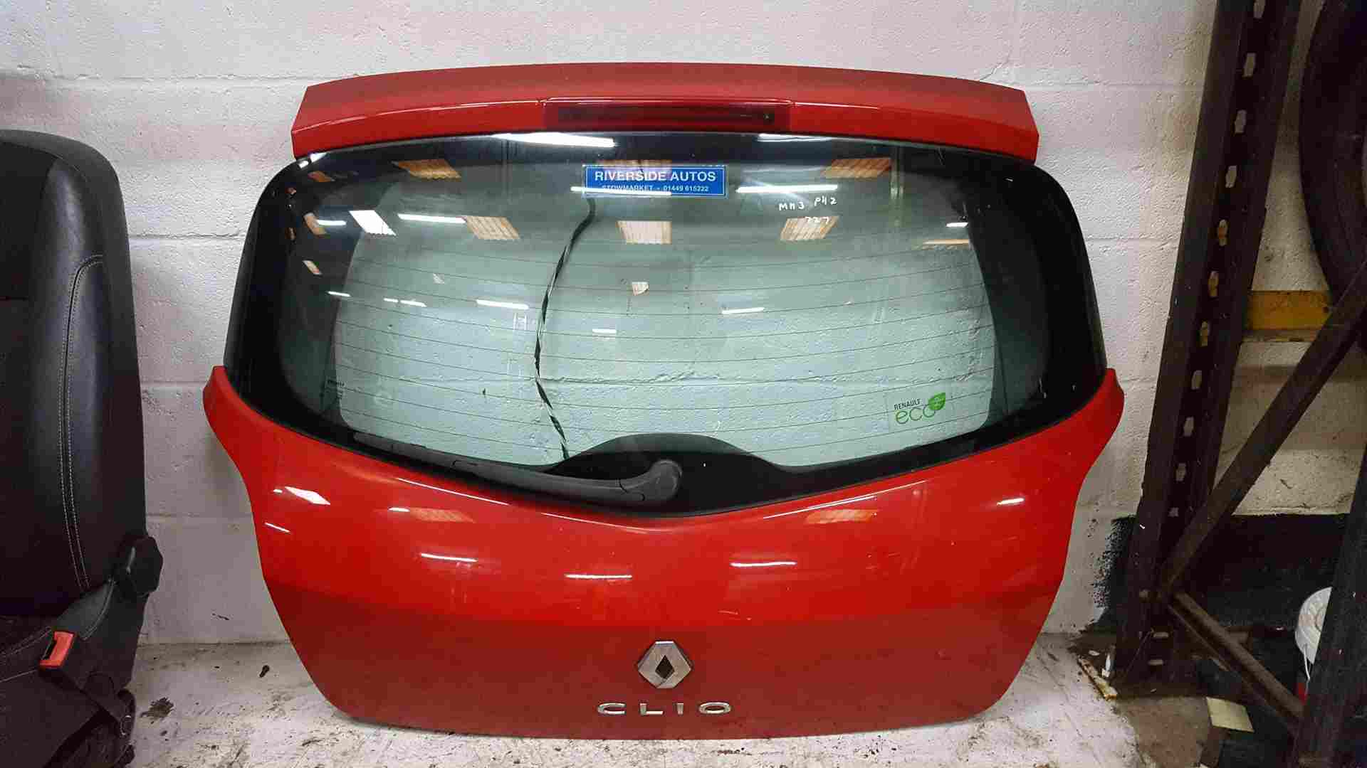Thumb 3 Renault Clio MK3 2005-2012 Rear Boot Tailgate RED 727