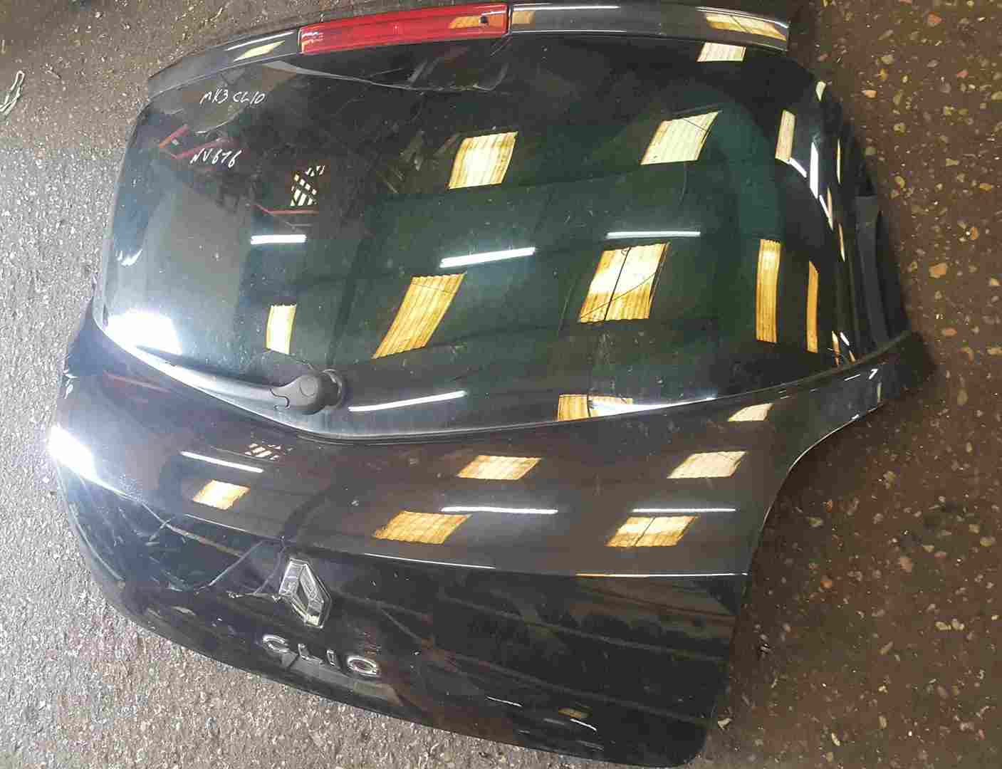 Thumb 3 Renault Clio MK3 2005-2012 Rear Tailgate Boot Black 676 Tinted