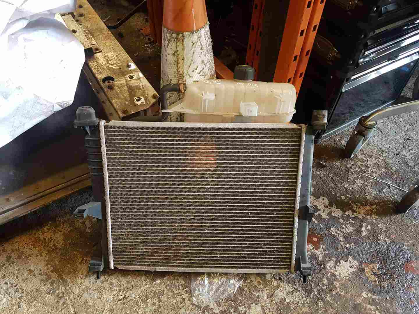 Renault Clio MK3 2009-2012 1.2 16V Radiator RAD Pack Cooling FAN No Ac