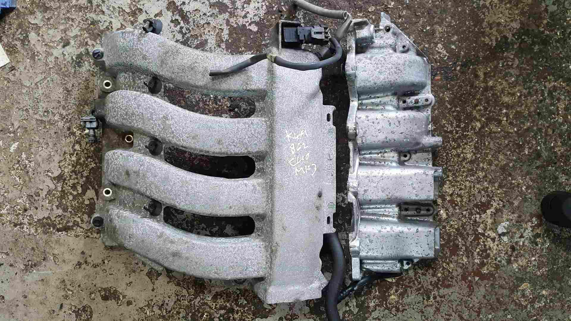 Thumb 5 Renault Clio MK3 2009-2012 1.6 16V Inlet Manifold Mani K4m 862 8200699284