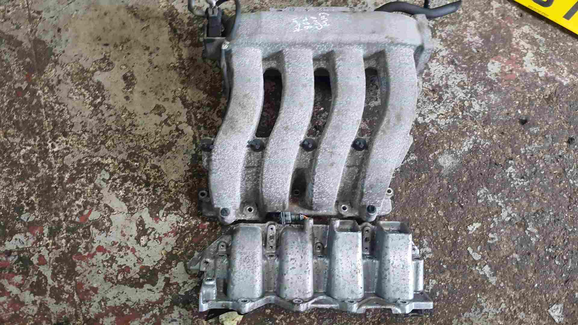 Thumb 2 Renault Clio MK3 2009-2012 1.6 16V Inlet Manifold Mani K4m 862 8200699284
