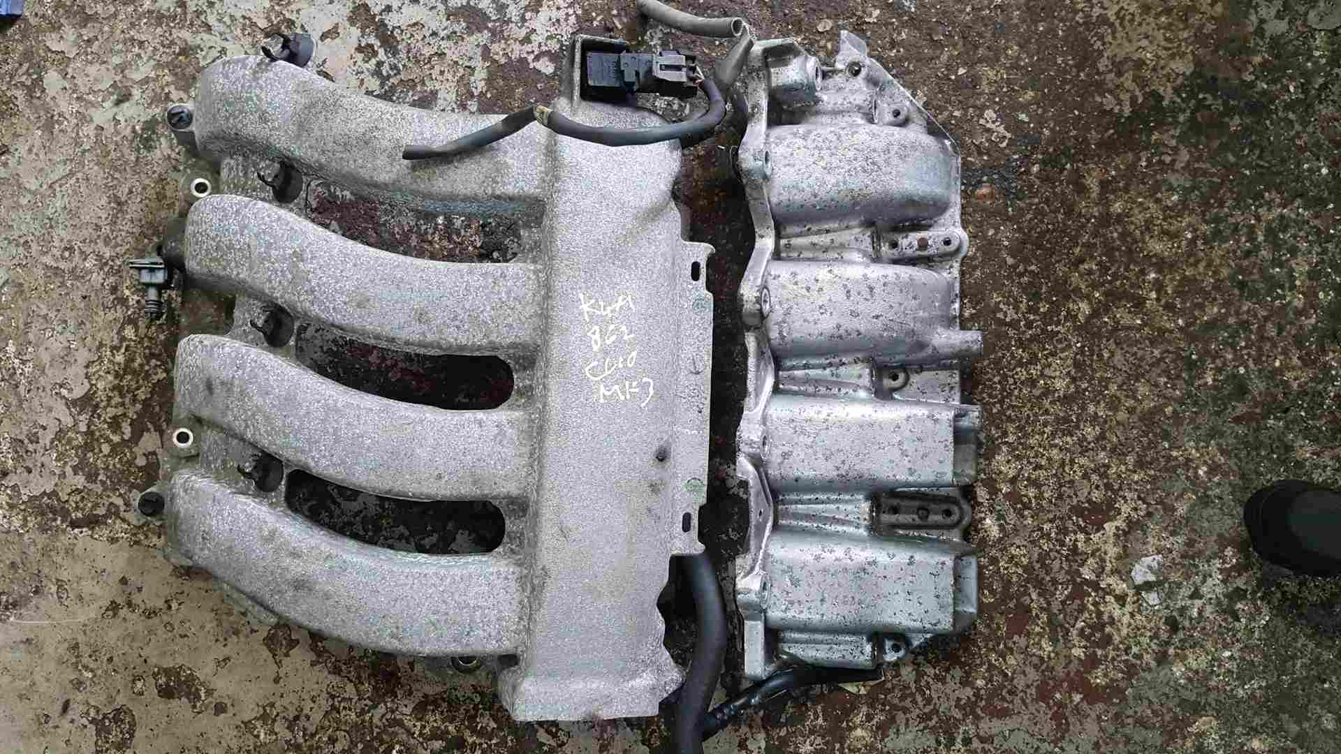 Thumb 6 Renault Clio MK3 2009-2012 1.6 16V Inlet Manifold Mani K4m 862 8200699284