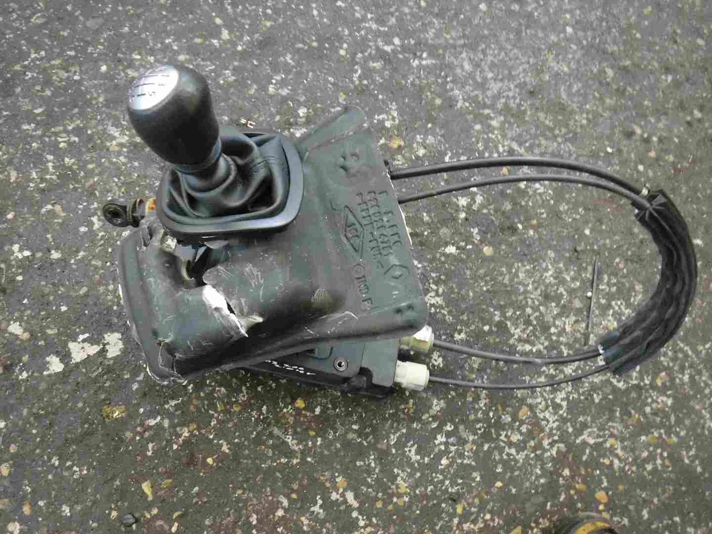 Renault Clio MK3 2009-2012 200 Gearstick Mechanism + Cables 8200976707