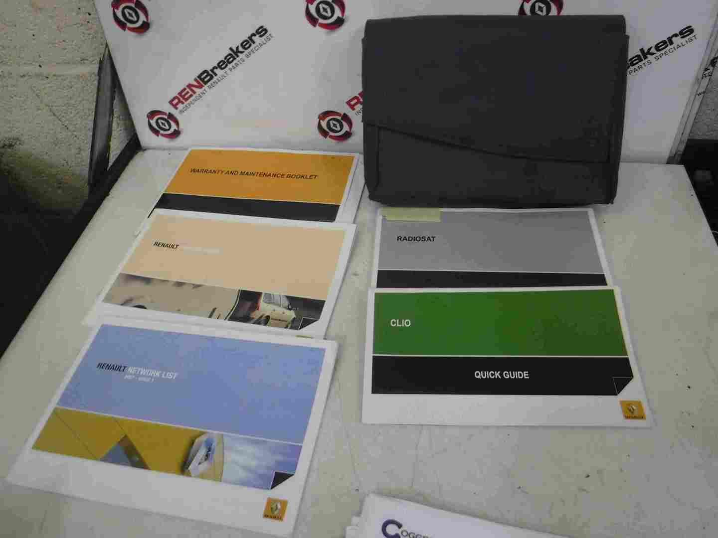 Renault Clio MK3 2009-2012 Booklets Quick Guide Documents + Wallet Holder