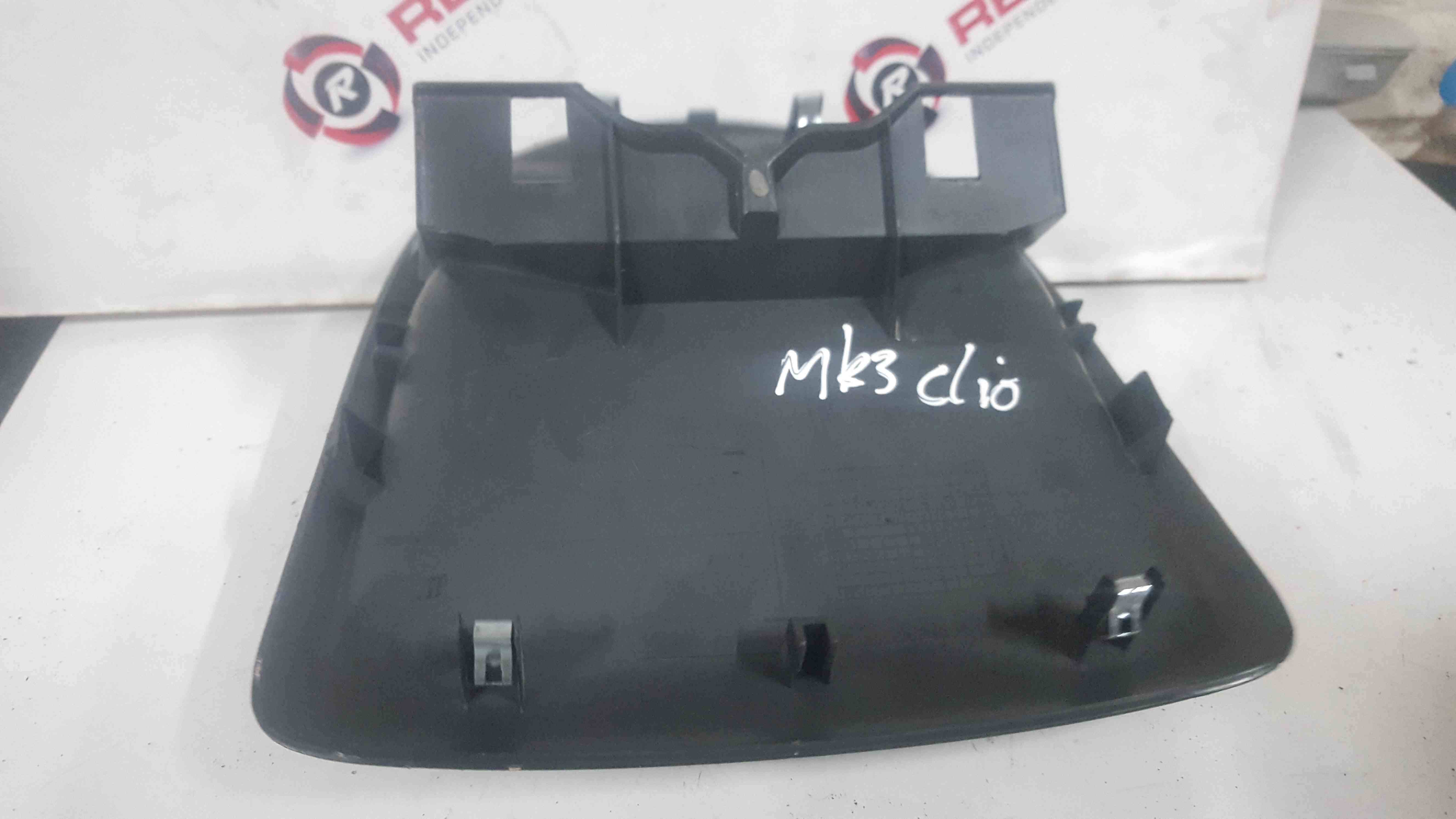 Renault Clio MK3 2005-2009 Centre Display Hood Cover 8200475700
