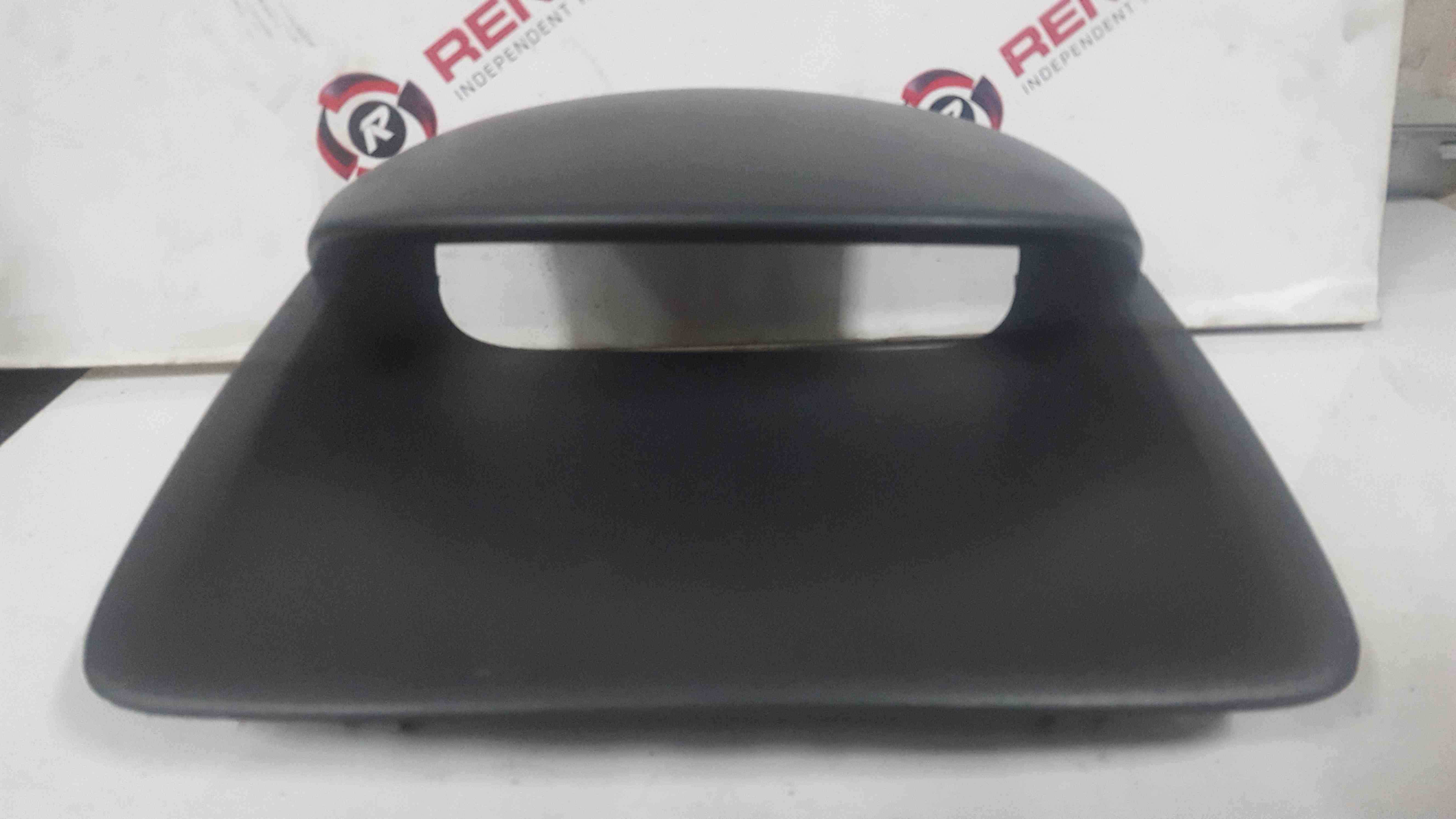 Renault Clio MK3 2005-2009 Centre Display Hood Cover 8200475700