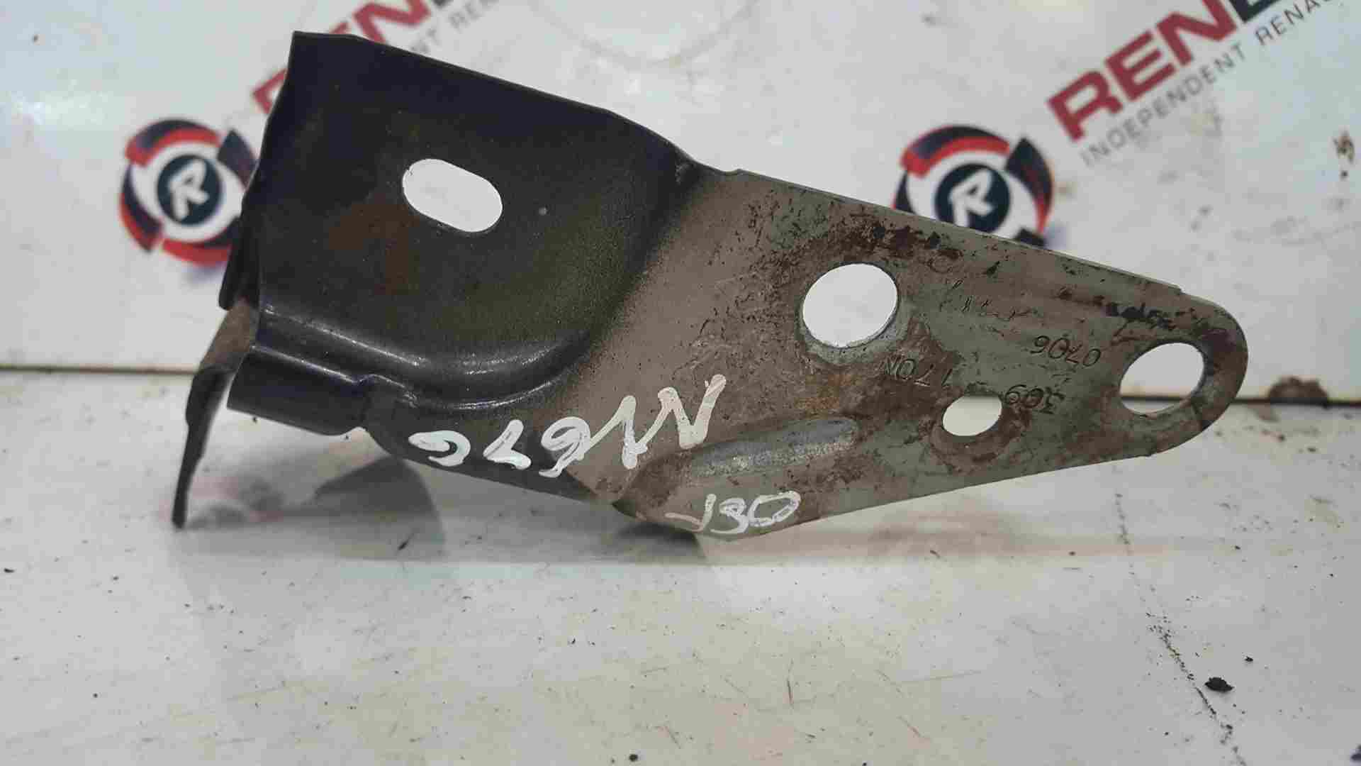 Thumb 4 Renault Clio MK3 2009-2012 Driver OSF Front Bumper Wing Bracket Black