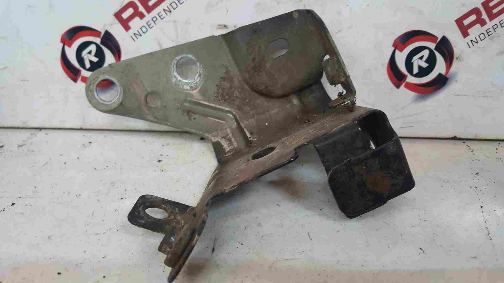 Thumb 5 Renault Clio MK3 2009-2012 Driver OSF Front Bumper Wing Bracket Black