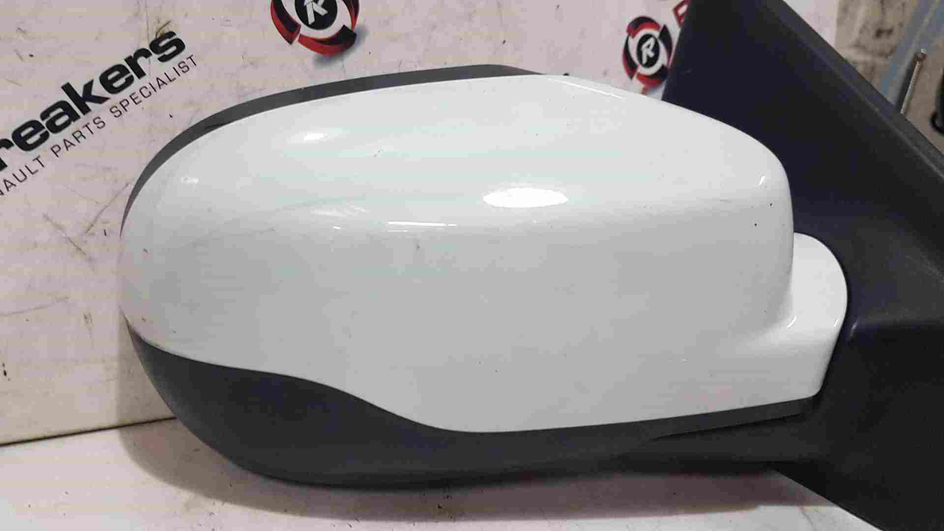 Thumb 5 Renault Clio MK3 2009-2012 Drivers Os OSF Wing Mirror White Ov369