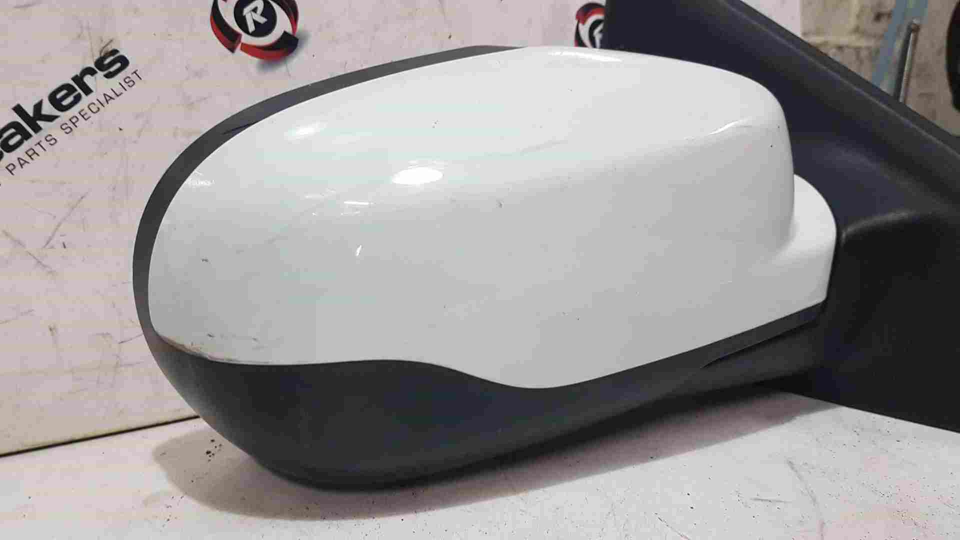 Thumb 4 Renault Clio MK3 2009-2012 Drivers Os OSF Wing Mirror White Ov369